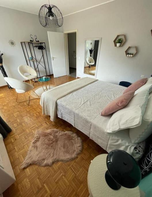 Charming Penthouse Near Como Lake Chiasso Bagian luar foto