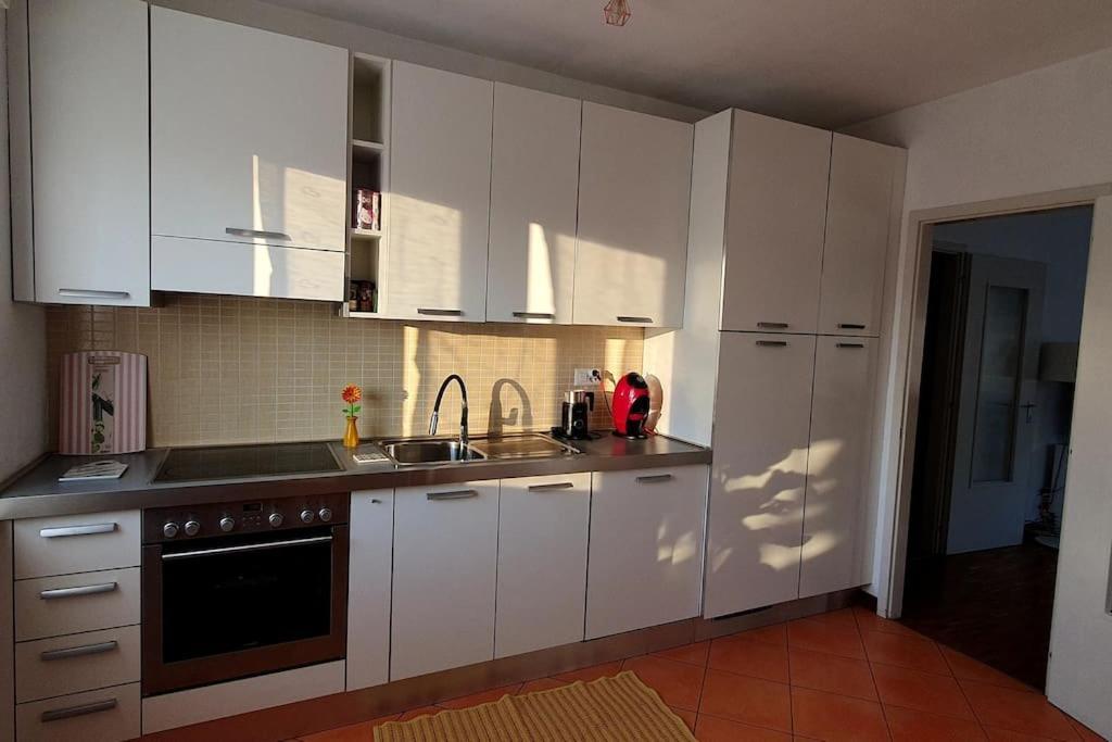 Charming Penthouse Near Como Lake Chiasso Bagian luar foto
