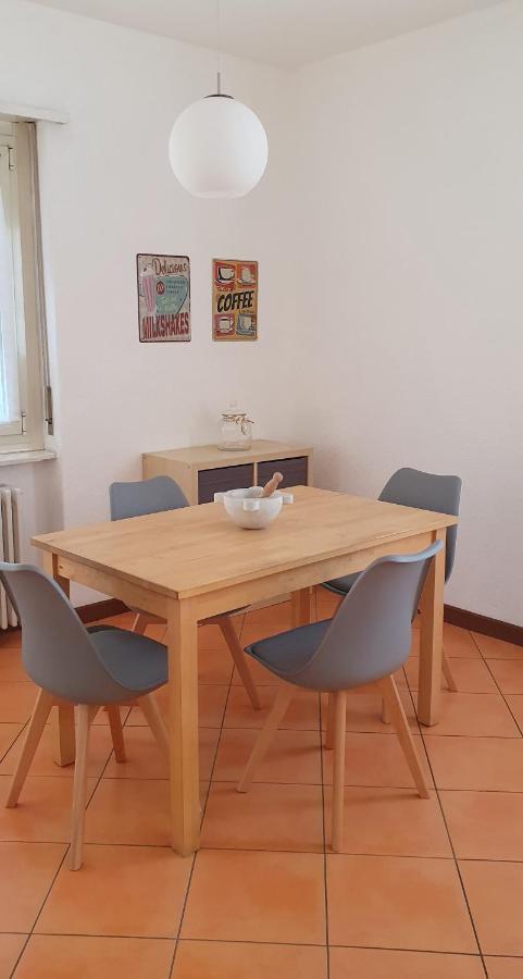 Charming Penthouse Near Como Lake Chiasso Bagian luar foto
